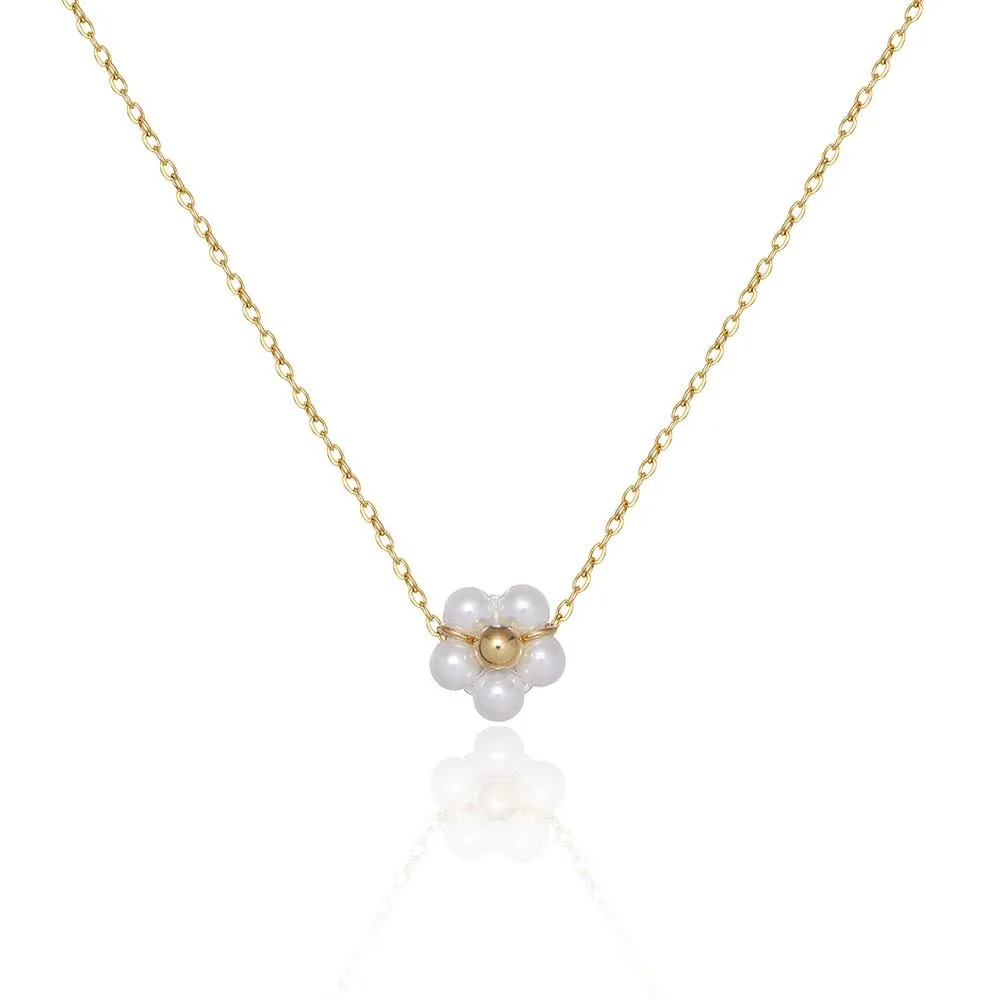 Daisy Flower Choker Necklace, 18K Gold Plated Handmade Beaded Tiny Pearl Choker Necklace Chain, Small Cute Pearl Pendant Necklace for Women and Teen Girls Pearl Chain Necklace Jewelry Gift