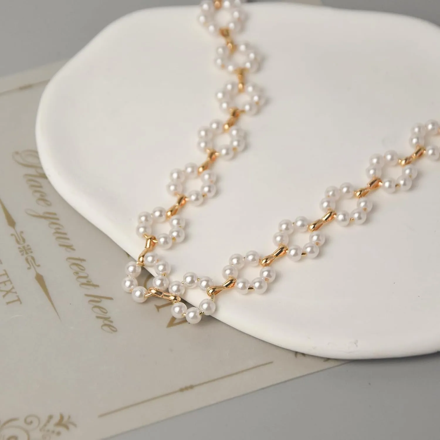 Daisy Pearl Necklace, 14K Gold Plated Dainty Pearl Choker Necklace for Women,Handmade Trendy Flower Necklace as Daisy Present and Bride Bridesmaid Birthday Wedding Gifts