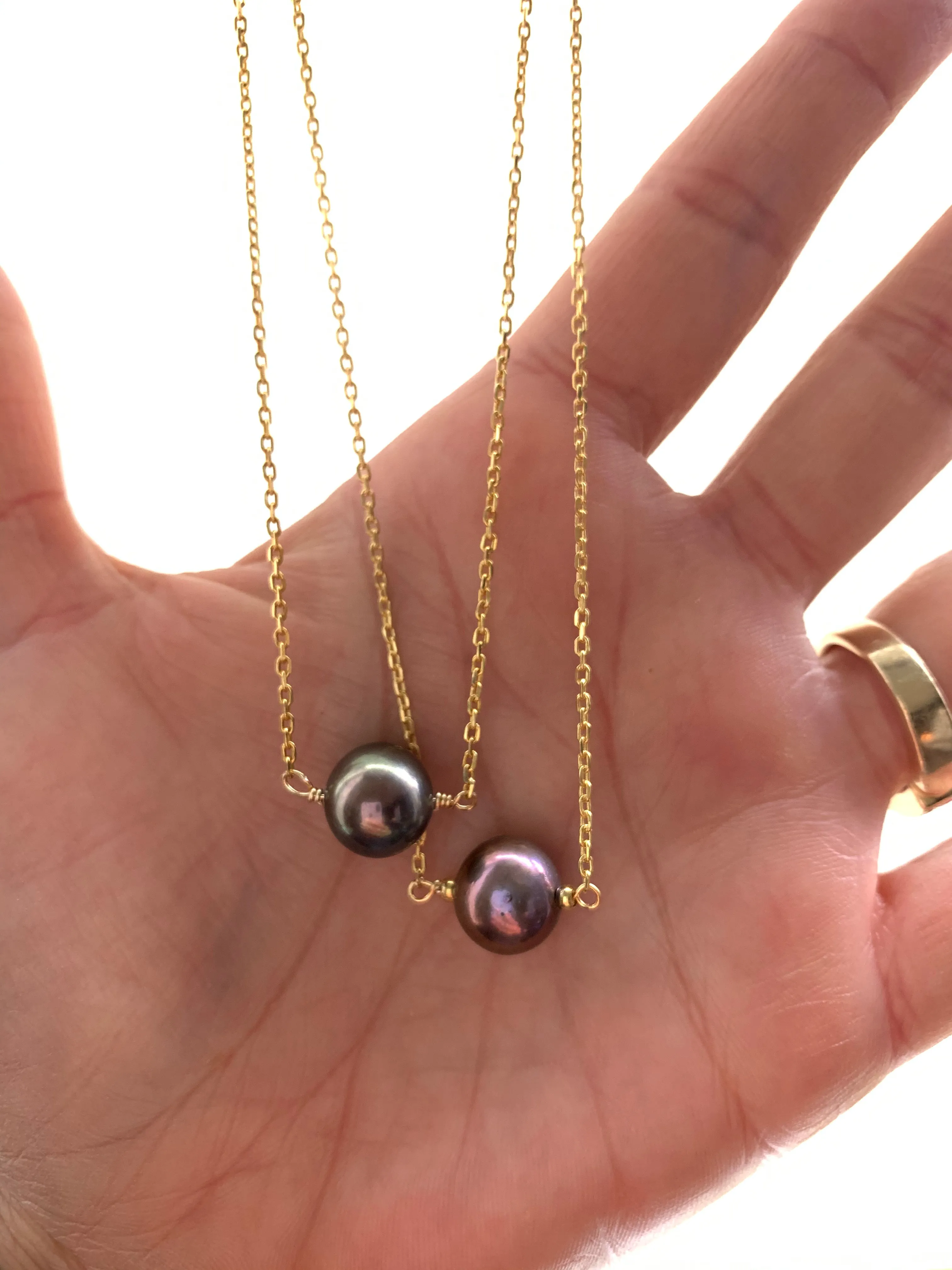 Grey single pearl