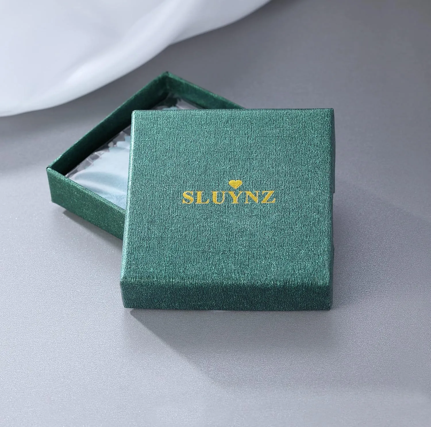 SLUYNZ Sterling Silver Round Simulated Diamond Stud Earrings for Women Teens Round CZ Stud Earrings Set Screw Back Small CZ Ear Stud